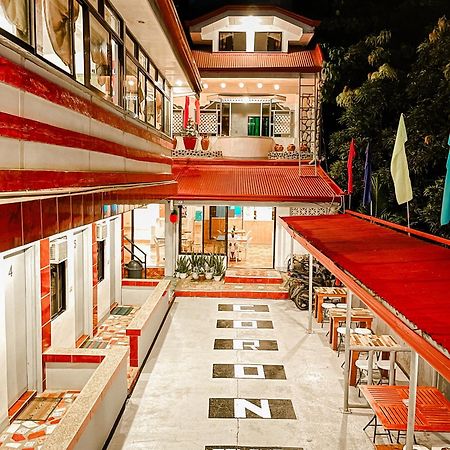 Mario'S Travellers Inn โกรอน ภายนอก รูปภาพ