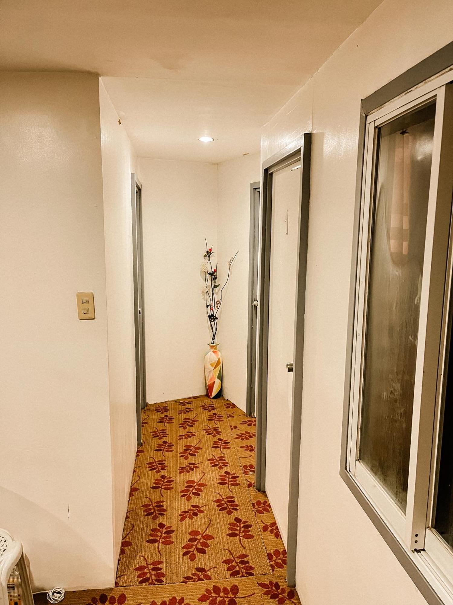 Mario'S Travellers Inn โกรอน ภายนอก รูปภาพ