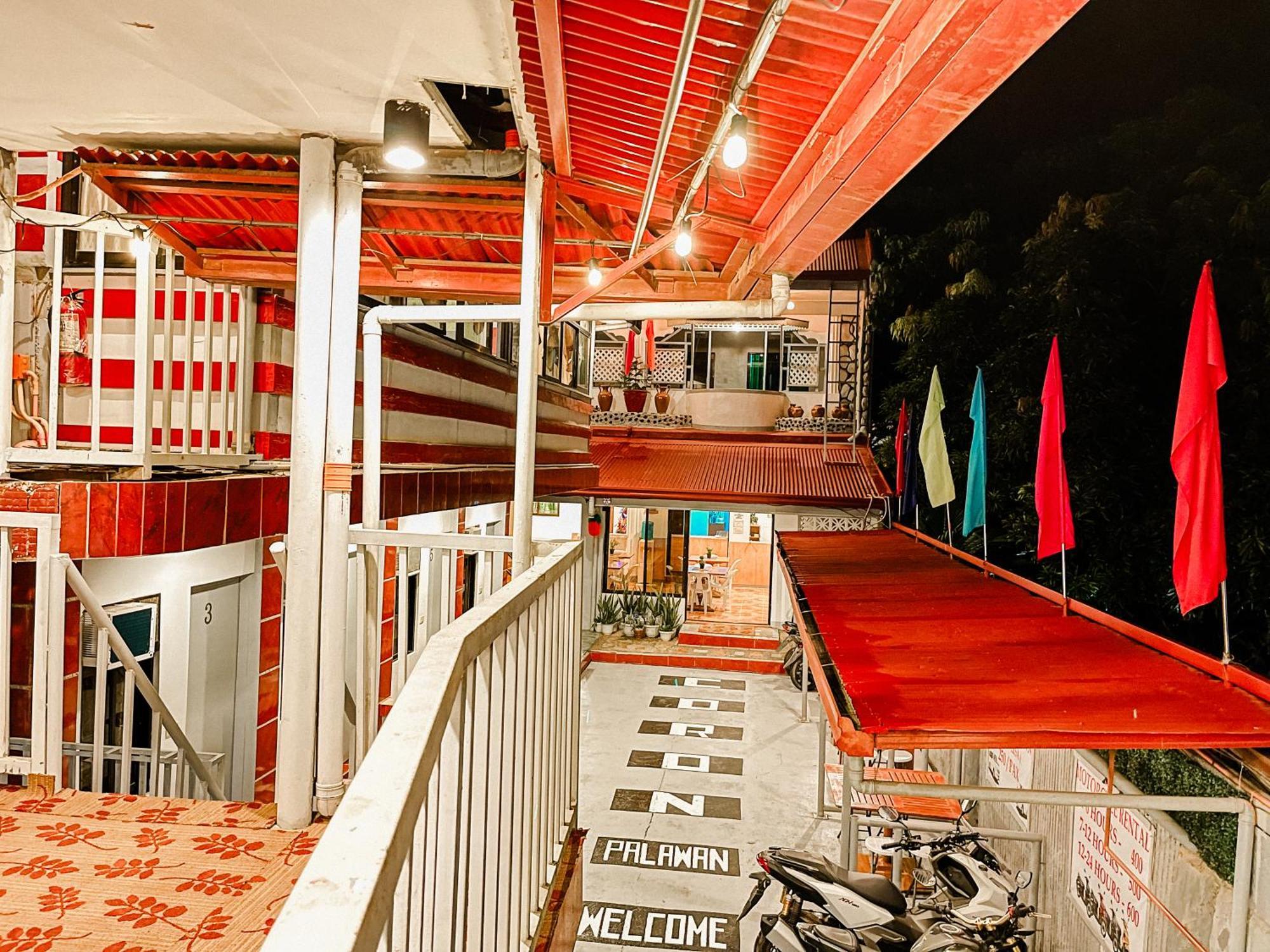 Mario'S Travellers Inn โกรอน ภายนอก รูปภาพ