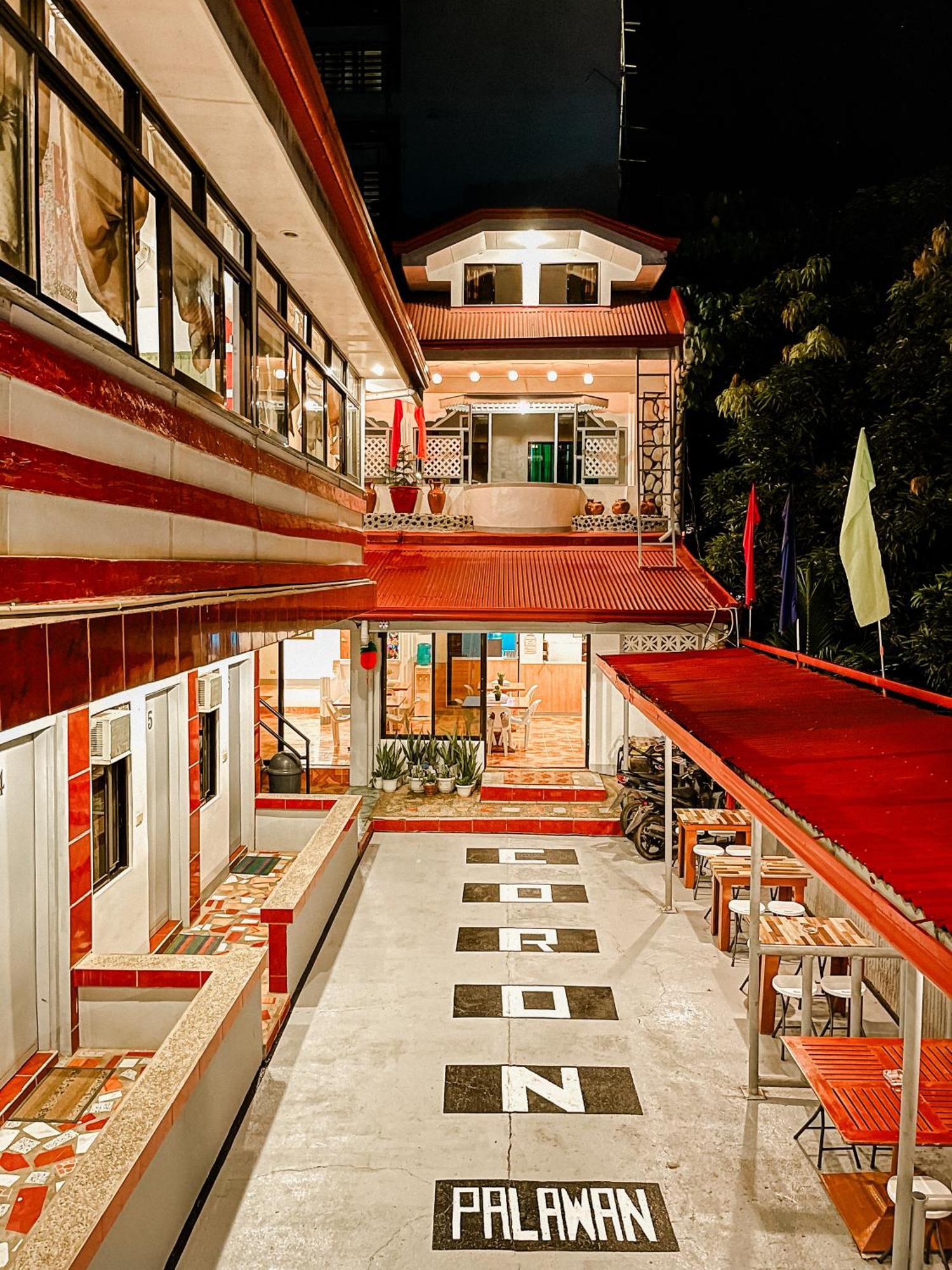 Mario'S Travellers Inn โกรอน ภายนอก รูปภาพ