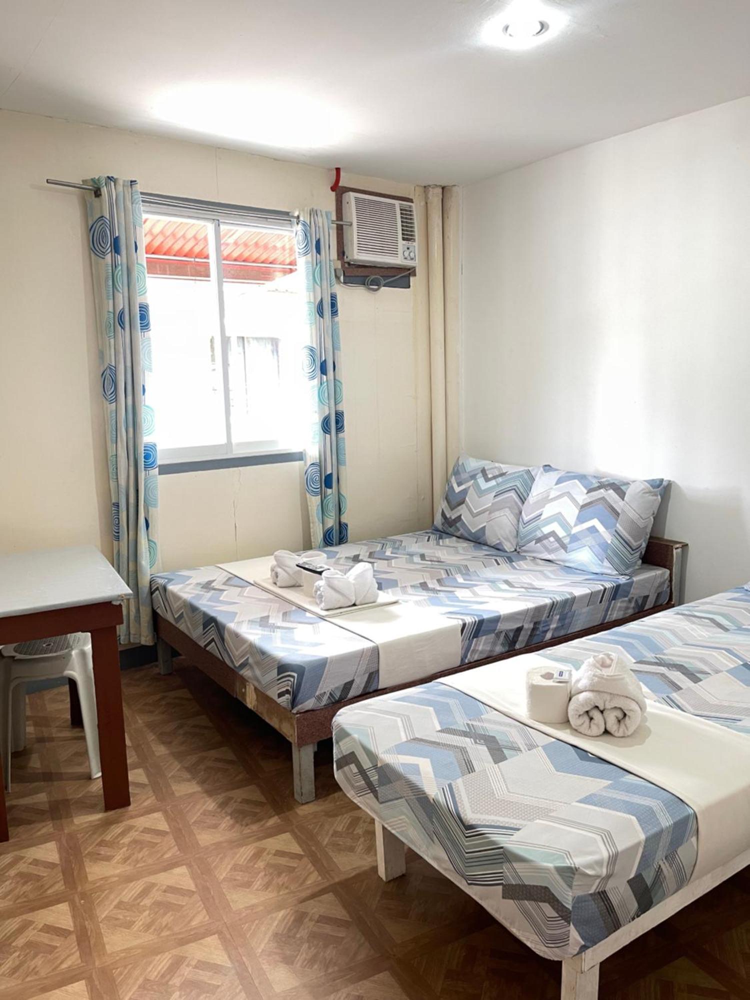 Mario'S Travellers Inn โกรอน ภายนอก รูปภาพ