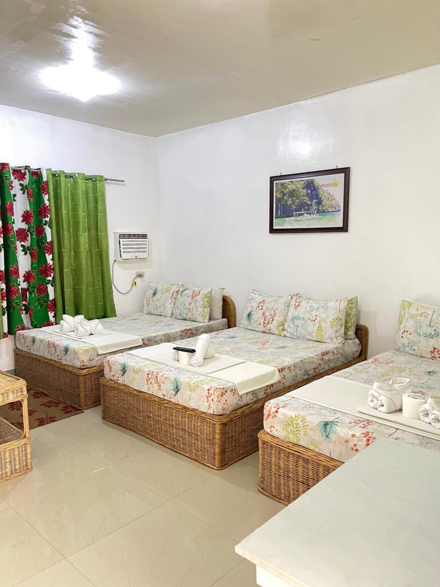 Mario'S Travellers Inn โกรอน ภายนอก รูปภาพ